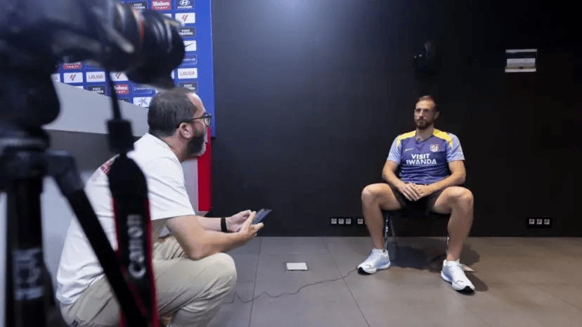 英超豪强队逆转奇迹连发，三线作战全力冲刺冠军奖杯