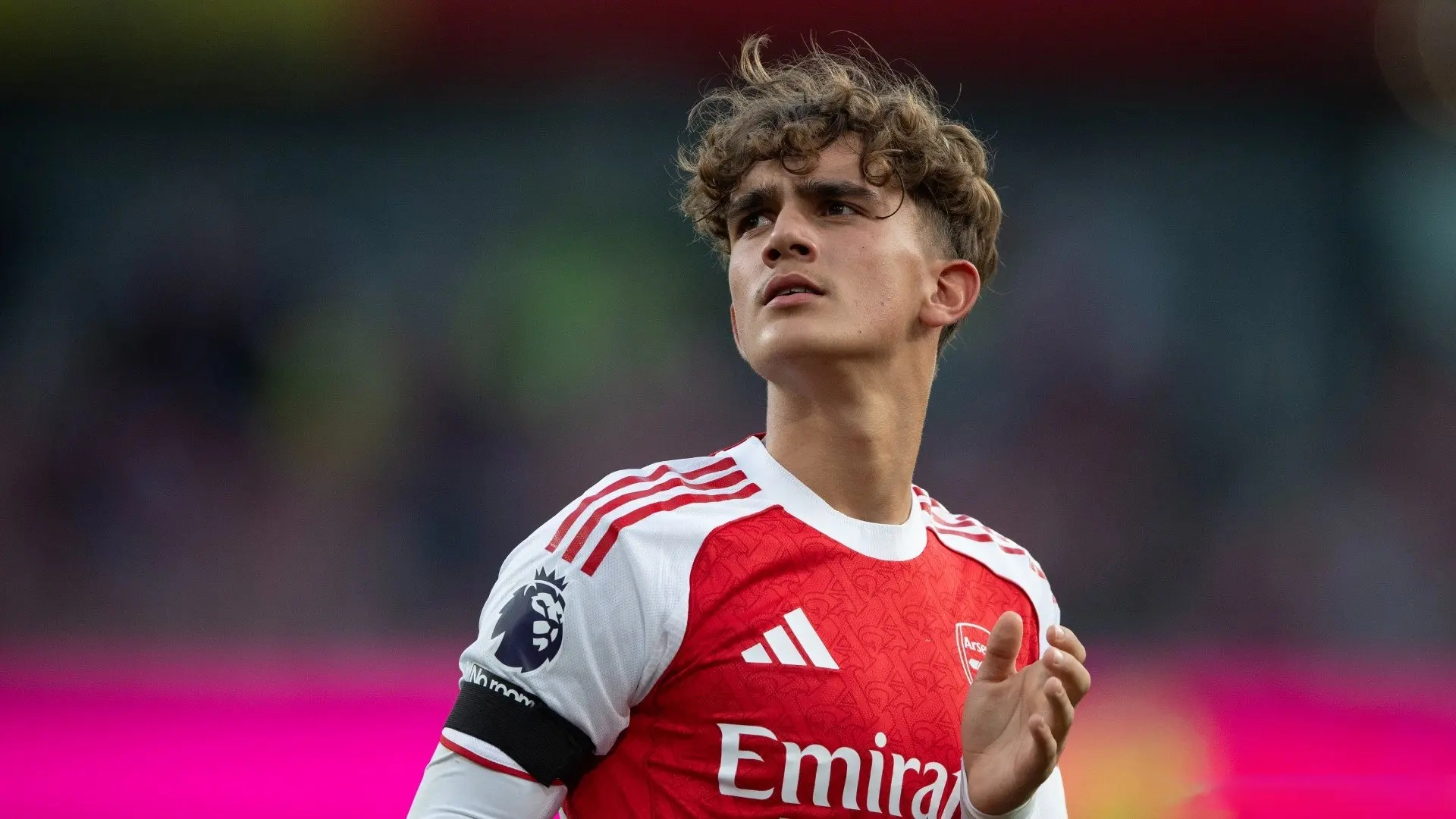 狼队客场挑战热刺：热刺主场优势明显，狼队能否扭转颓势？